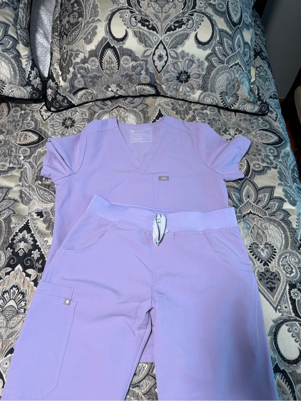 FIGS Lavender Catarina Scrub Top & High waisted yola skinny Pants Set